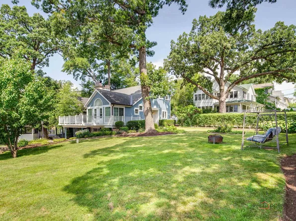 24270 N Forest Dr, Lake Zurich, IL 60047