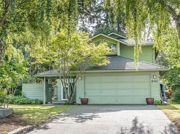 640 NW Ebb Tide Court, Oak Harbor, WA 98277