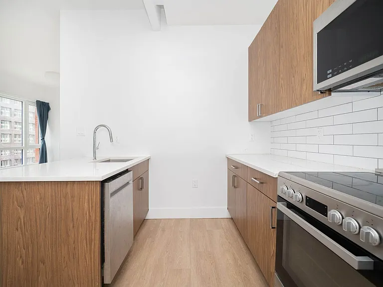 82 4th Ave #8C — Photo 6