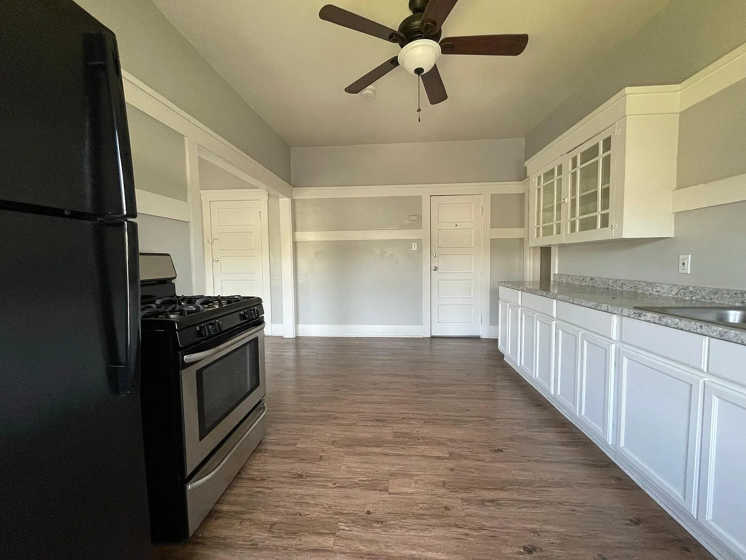 2617 Jeffries Ave — Photo 3