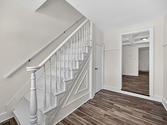 5th image of 13 A King St