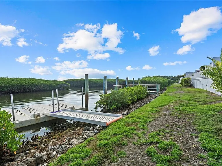 2254 Harbour Court Dr — Photo 6