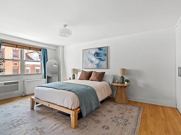 5th image of 3 Sheridan Sq APT 3F