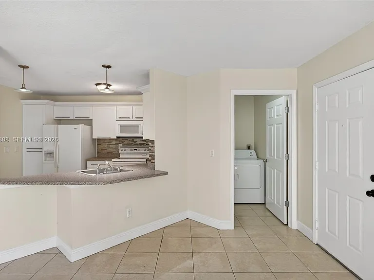 4025 W McNab Rd #E109 — Photo 7