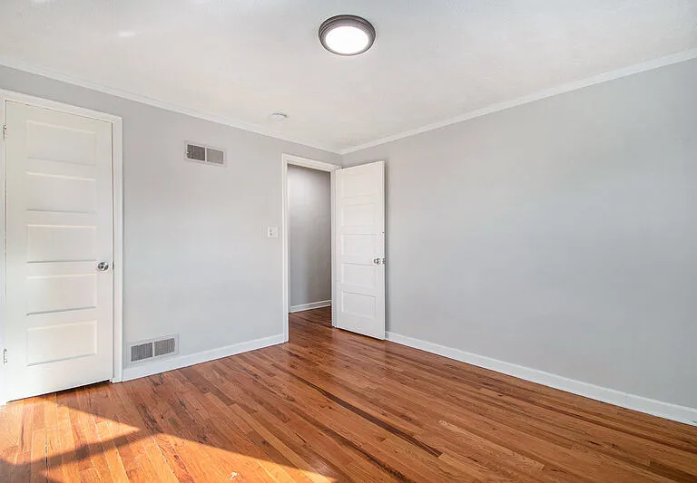 5517 NW Radial Hwy — Photo 7