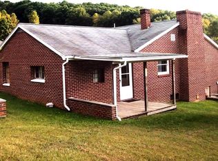 207 McKenzie Ave, Rich Creek, VA 24147