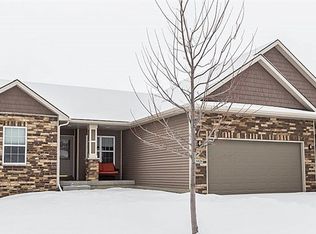 4426 NW 165th St, Clive, IA 50325
