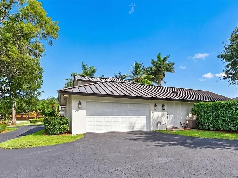 8224 SW 178th Ter — Photo 6