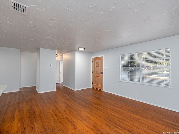 4th image of 9918 CHAPEL ST