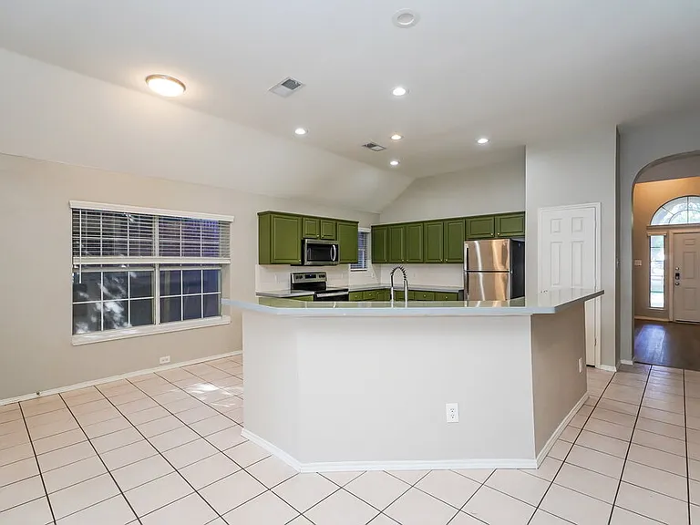 4617 Seneca Dr — Photo 8