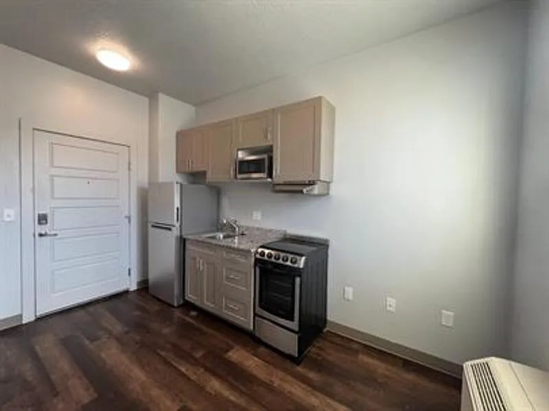 Studio, 1.0 bath, 320 sqft, $850 — Photo 4