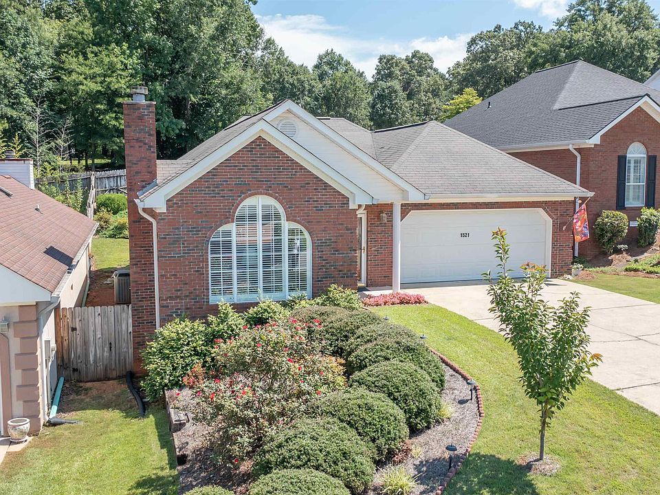 1st image of 1521 Holly Berry Way
