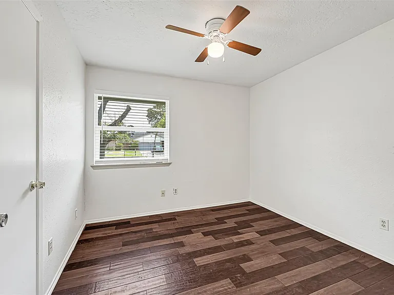 7742 Whidbey Island Dr — Photo 15