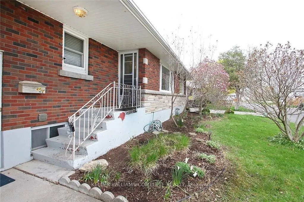 3 bed, $2,350 — Photo 2