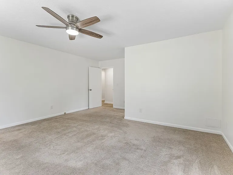 1001 Lakeside Dr — Photo 30