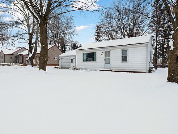4th image of 4418 E Centre Ave