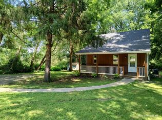 1129 White Pond Dr, Akron, OH 44320
