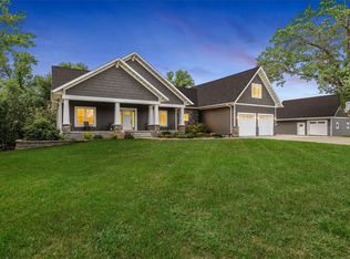 5001 Dewees Ct, Cedar Rapids, IA 52411