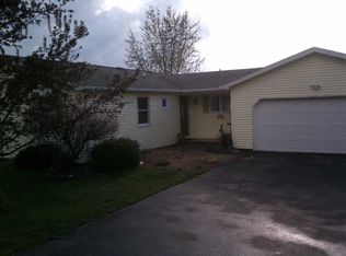 26 Canterbury Ln, Bergen, NY 14416