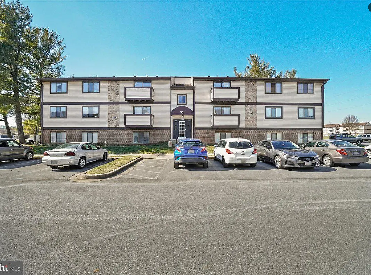 2 bed, 839 sqft, $1,800 — Photo 1