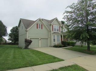 115 Broadmoor Dr, Louisburg, KS 66053