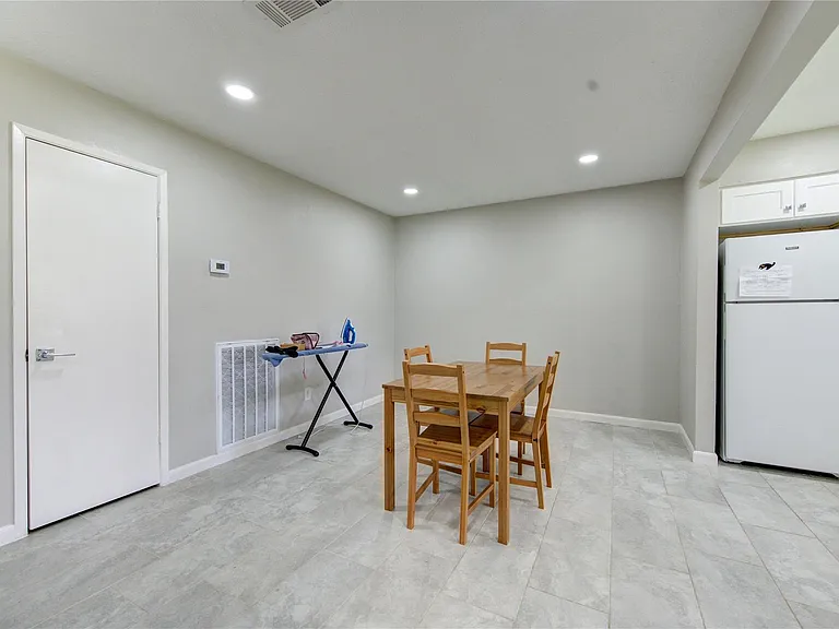 3046 Wagon Trail Dr — Photo 16