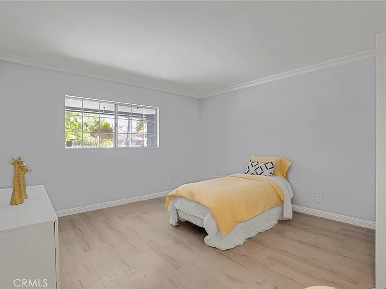 6823 Matilija Ave — Photo 16