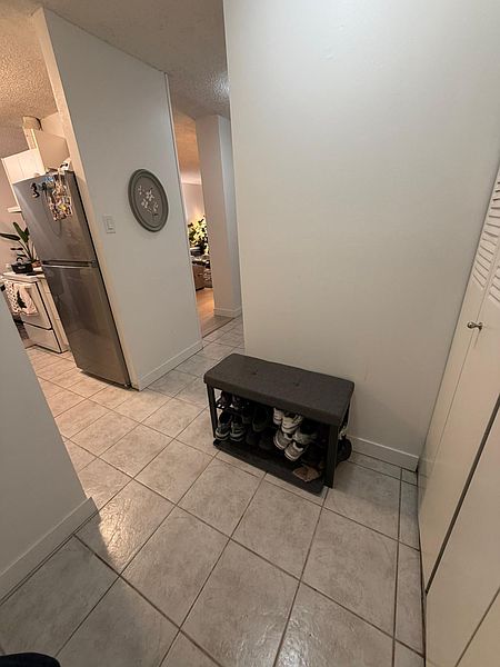 North Vancouver Apartment for rent - 1 Bedroom — photo 2