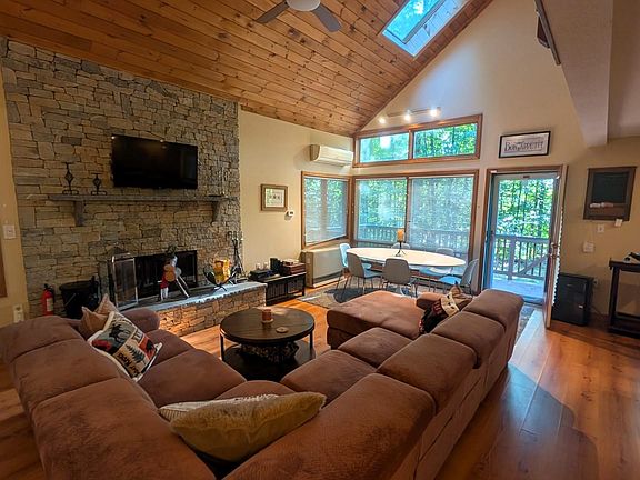 3rd image of 5 Ridge Dr #1