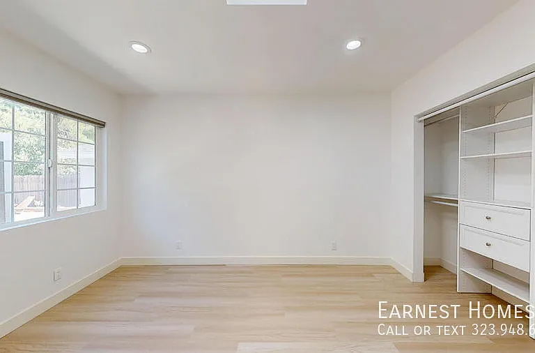 5844 Vesper Ave — Photo 12
