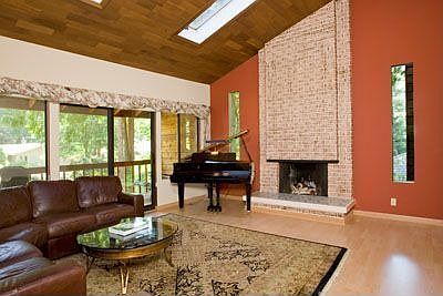 2nd image of 3133 Sahalee Dr W