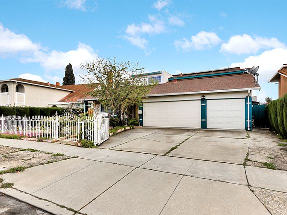 3rd image of 3017 McLaughlin Ave