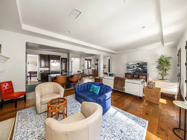 347 Island Oak Ln — Photo 10