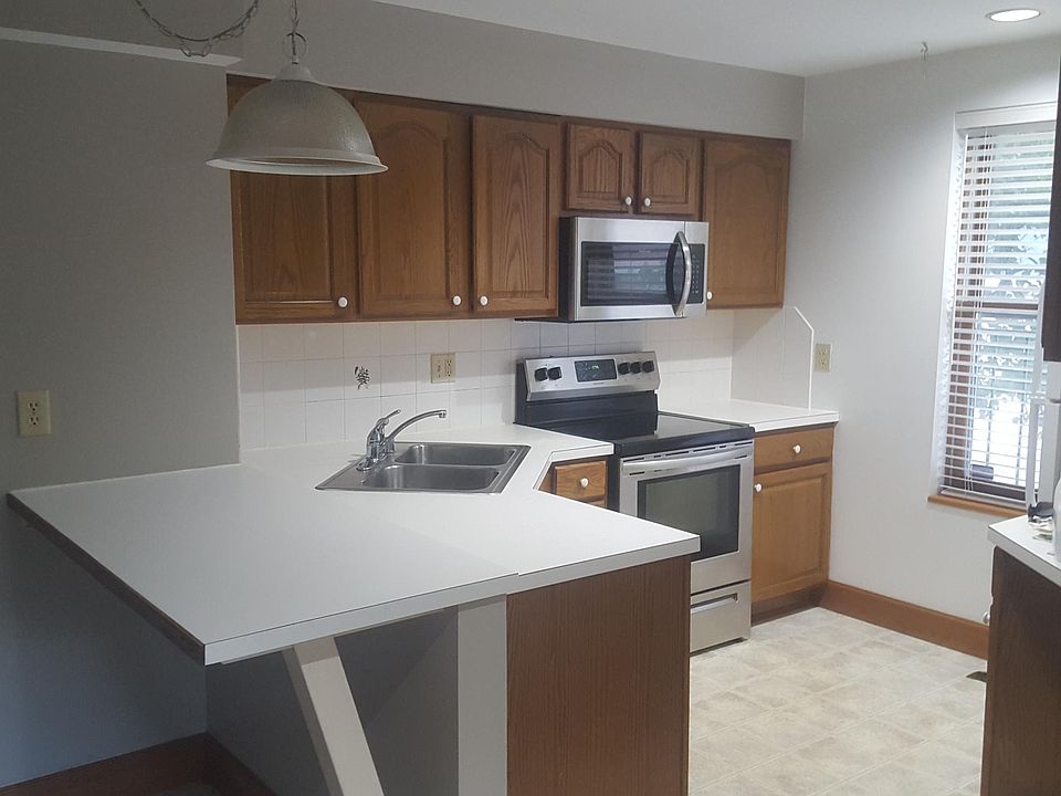 Breakfast Bar - Kitchen