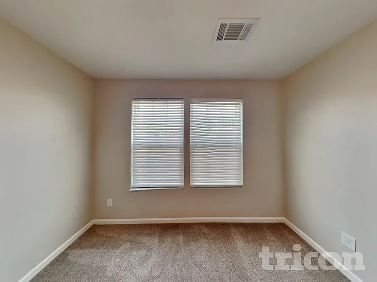 2640 Jordan Ridge Dr — Photo 14