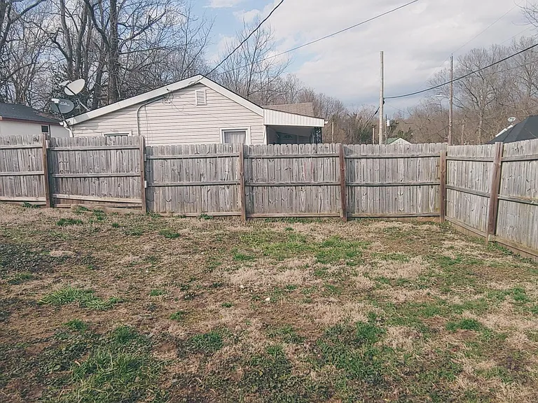 331 Lilleston Ave — Photo 12