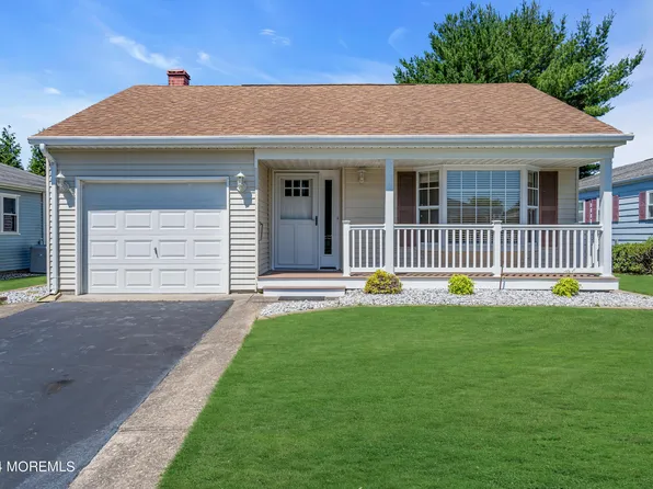 27 Santo Domingo Drive, Toms River, NJ 08757