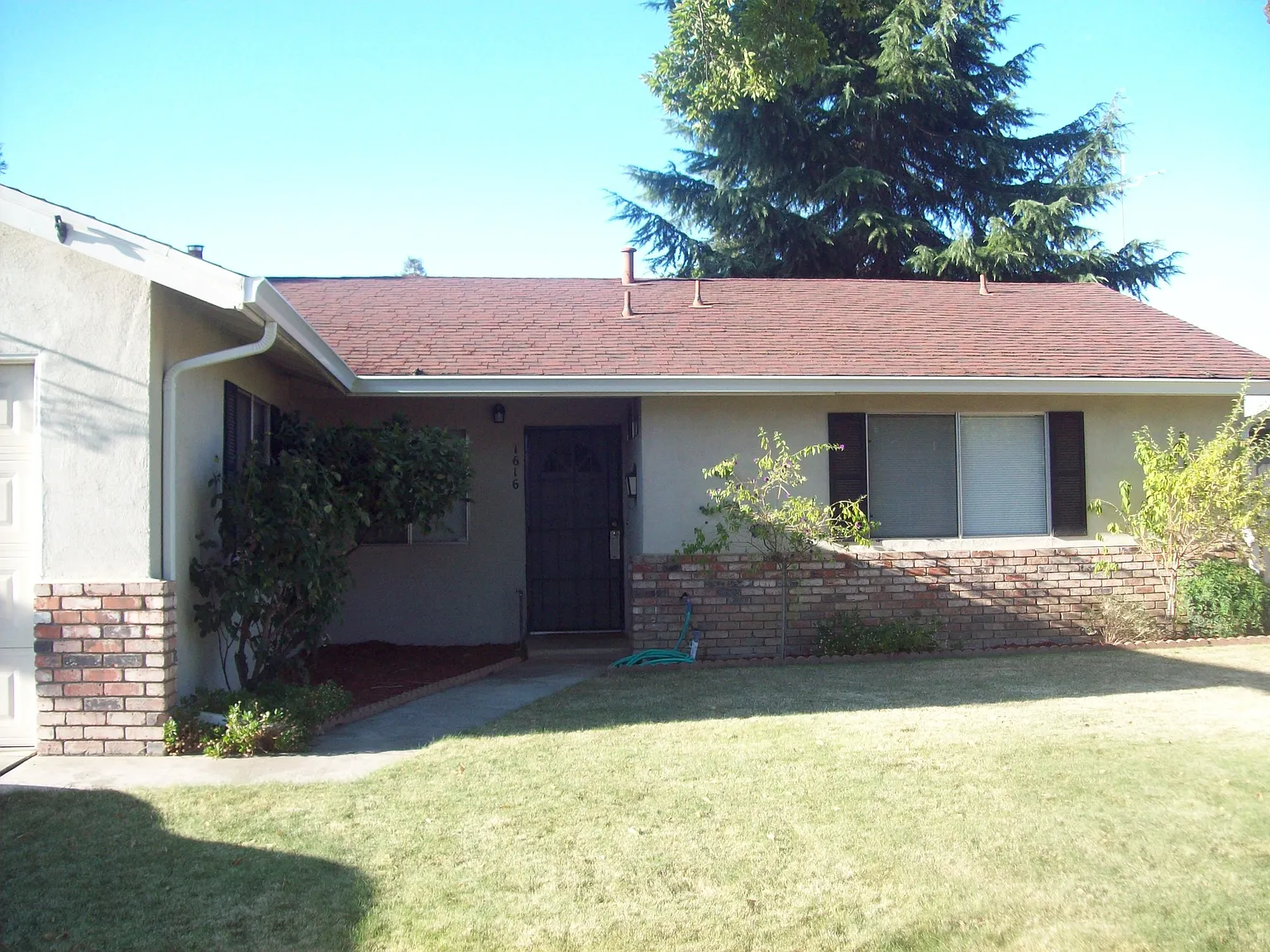 1616 San Carlos Ln photo 1