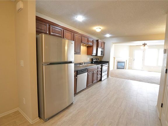 4th image of 9584 N Main St