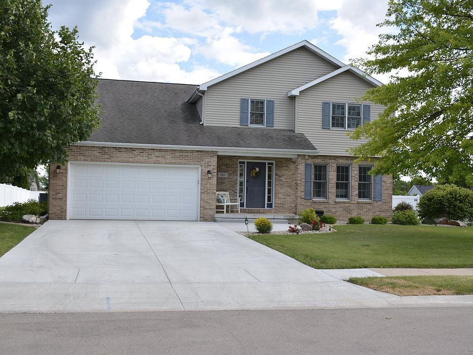 1st image of 813 Heritage Ln
