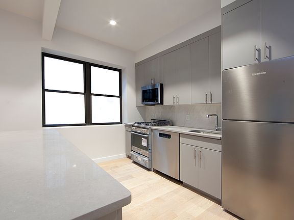 5th image of 241 E 18th St #2F