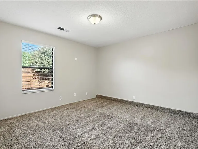 7901 Cockatoo Ln NE — Photo 19