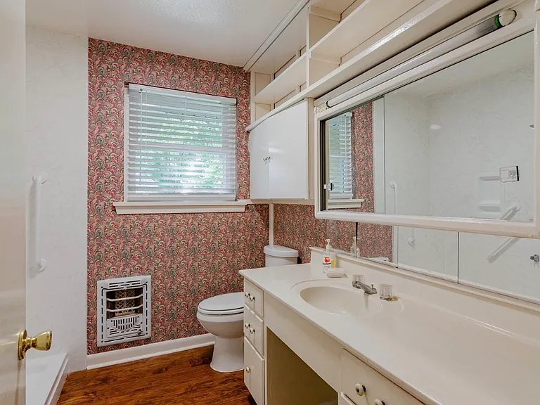 930 N Janice Ave — Photo 5