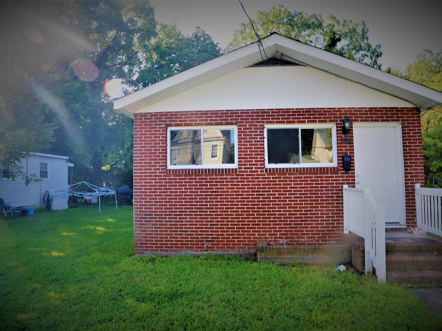 3 bed, 900 sqft, $1,495 — Photo 2