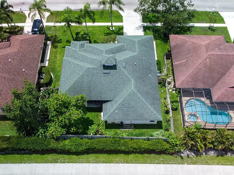 1814 Wisteria St — Photo 41