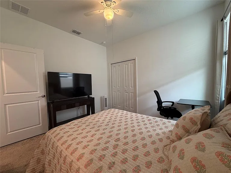 652 Grove St — Photo 36