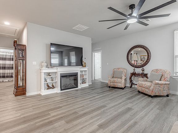 5th image of 2209 Fortune Dr