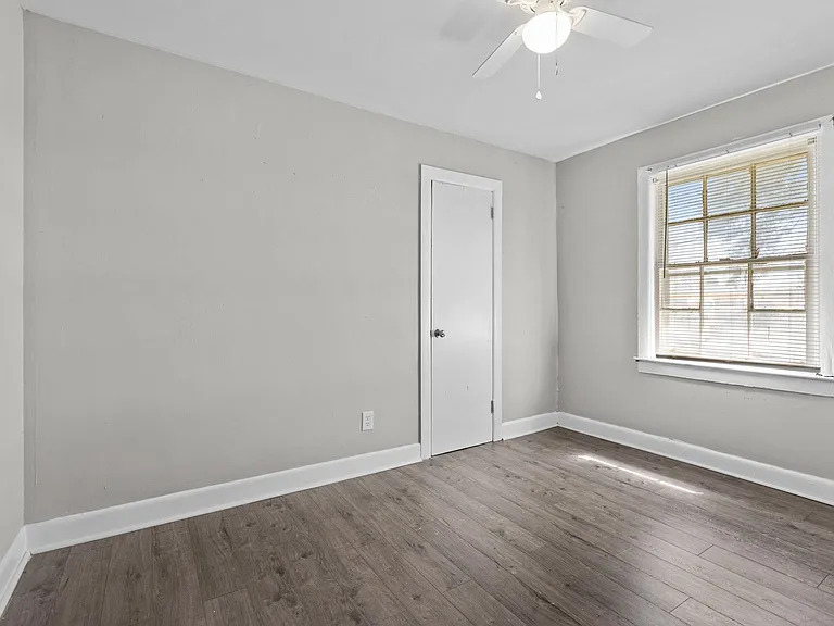 2101 Montclair Ave — Photo 18