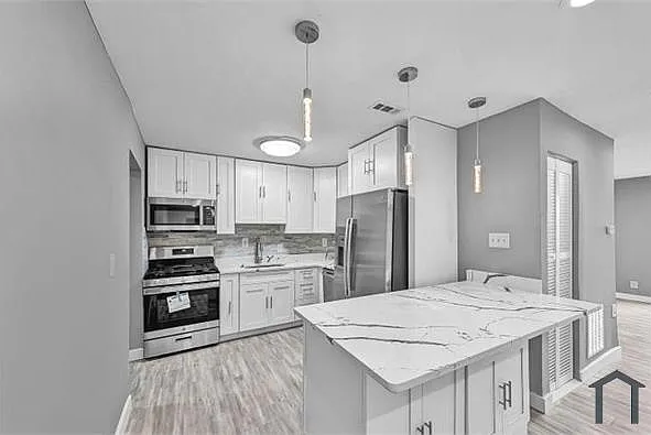 2240 15th St NE — Photo 5