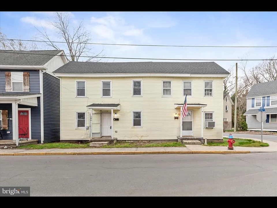 304 E 5th St